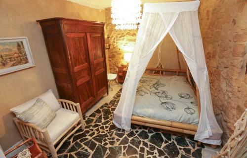 Maison Atypique Dans Cit� M�di�vale