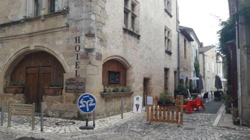 Maison Atypique Dans Cit� M�di�vale