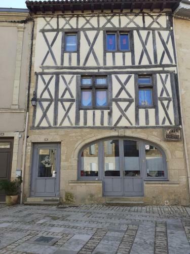 Maison Atypique Dans Cit� M�di�vale