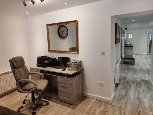 Dobbies Adults Only Boutique Apartment