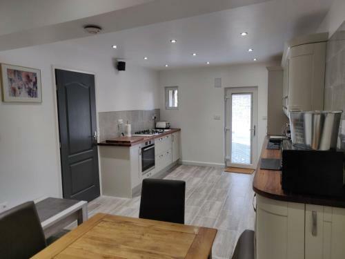 Dobbies Adults Only Boutique Apartment