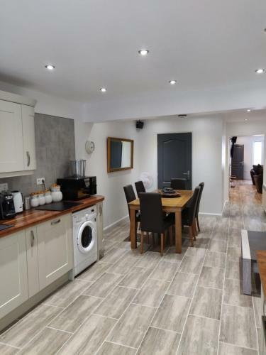 Dobbies Adults Only Boutique Apartment
