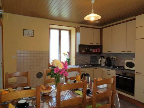 G�te Saint-marcel-d'urf�, 4 Pi�ces, 5 Personnes - Fr-1-496-235