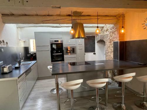 G�te C�venol Avec Spa Et Piscine Privatifs