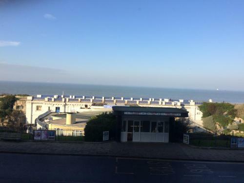 Hostal The Bay