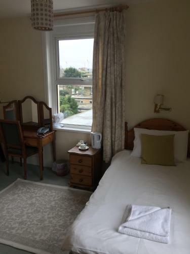 Hostal Smiths Court Hotel