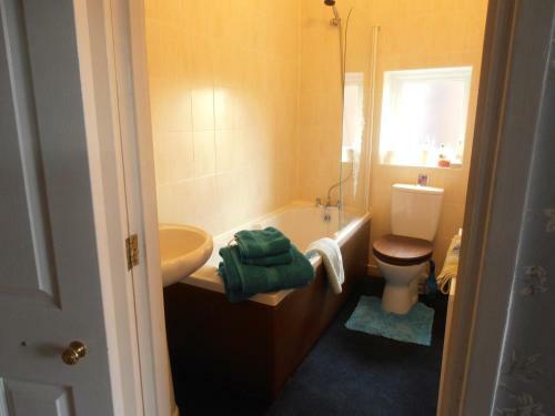 Hostal Riverside Guest House