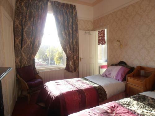 Hostal Riverside Guest House