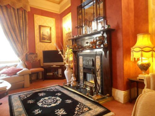 Hostal Riverside Guest House