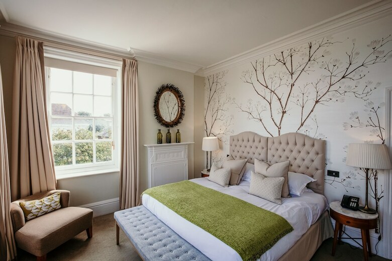 The George Hotel