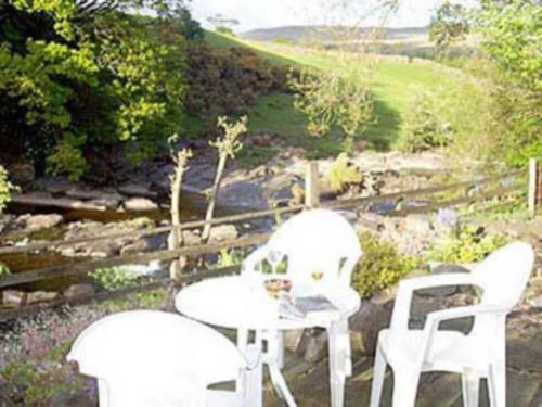 2 Farfield Cottages