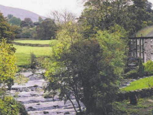 2 Farfield Cottages