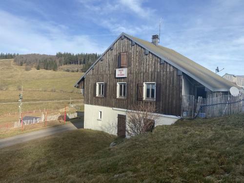 Chalet Rouge Gazon