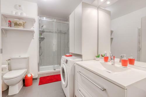 Au Calme. Apartment With Free Parking