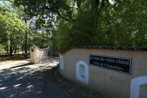 Le Mas Du Vieux Chene