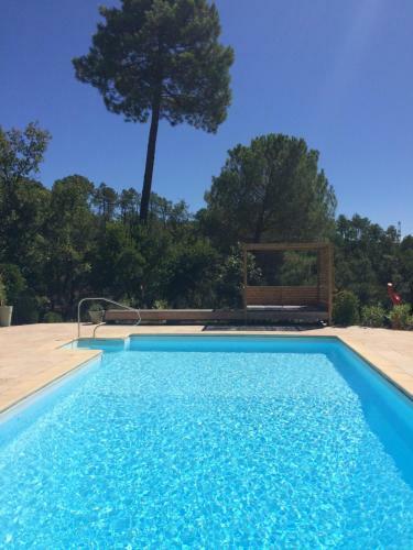 Hostal A L'or�e Du Bois