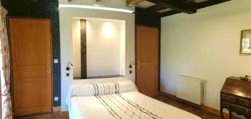 Maison de 3 Chambres Avec Piscine Privee Et Wifi A Saint Pierre de Cole
