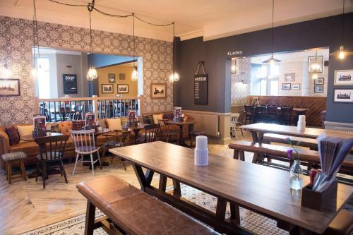 Hotel Royal Inn By Good Night Inns