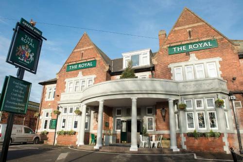 Hotel Royal Inn By Good Night Inns