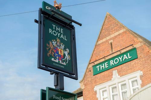 Hotel Royal Inn By Good Night Inns