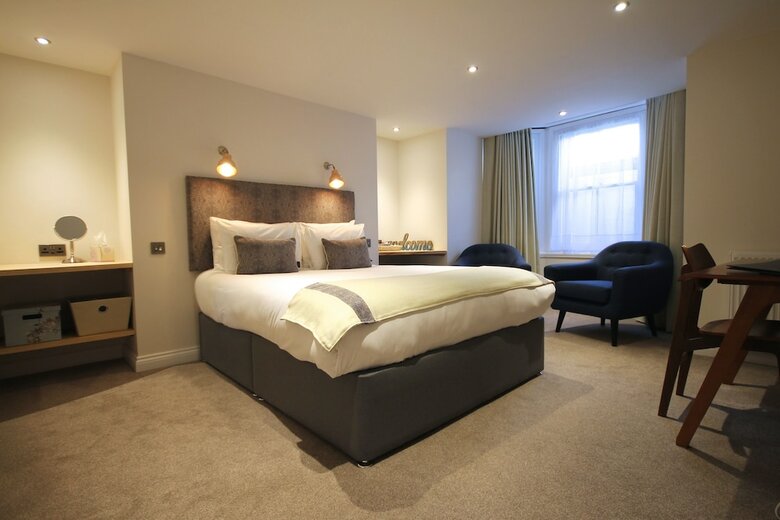 Andover House Hotel & Restaurant