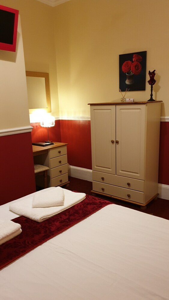 Hostal All Seasons Guest House