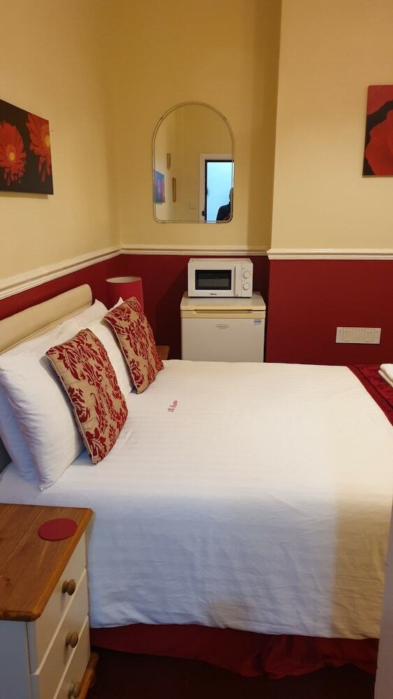 Hostal All Seasons Guest House