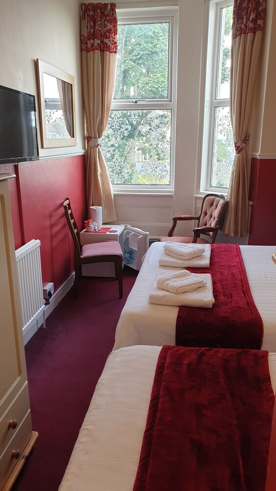 Hostal All Seasons Guest House
