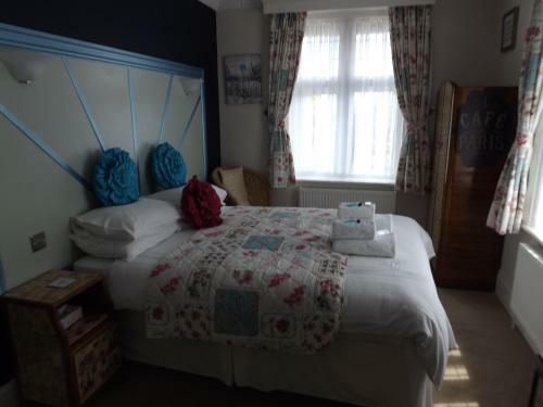 Hostal The White Lodge