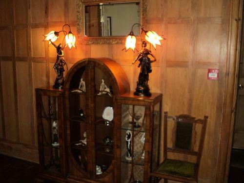 Hostal The White Lodge