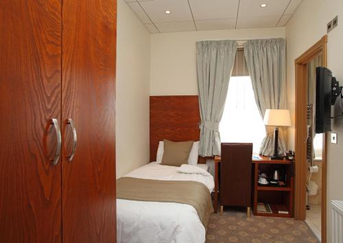 Pier Hotel