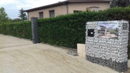 Bed & Breakfast Villa'vi Lyon Est Chambres D'h�tes