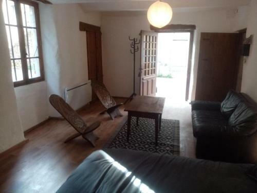 Ancienne �curie Ard�choise R�nov�e Atypique