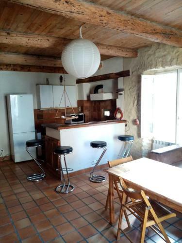 Ancienne �curie Ard�choise R�nov�e Atypique