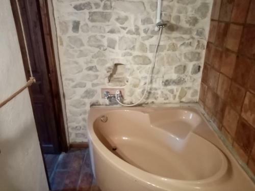 Ancienne �curie Ard�choise R�nov�e Atypique
