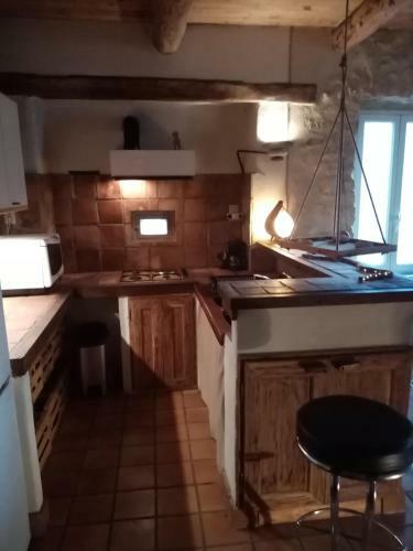 Ancienne �curie Ard�choise R�nov�e Atypique