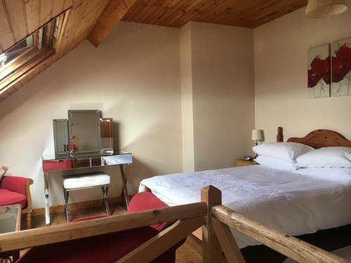 Spacious Quentoinise Town House