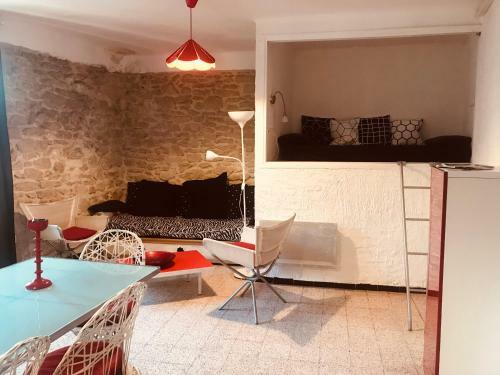 M&s - Apartment In Saint R�my De Provence