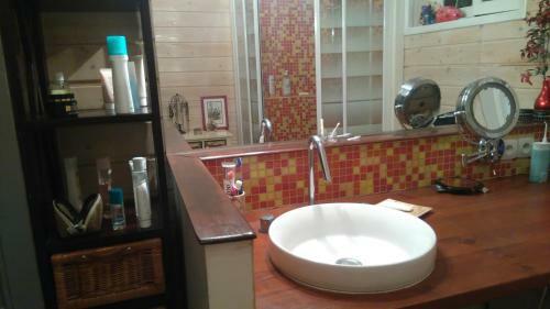 Chambre Priv�e Dans Une Maison Avec Jardin