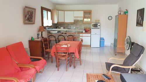 Saint Raphael - Appartement Dans Villa Au Calme � Valescure
