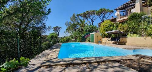 Saint Raphael - Appartement Dans Villa Au Calme � Valescure