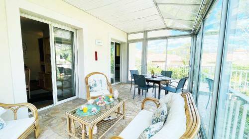 Villa Thalassa Yourhosthelper