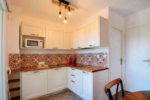 Apartamento Nice Studio For 2 With Balcony In Saint-rapha�l