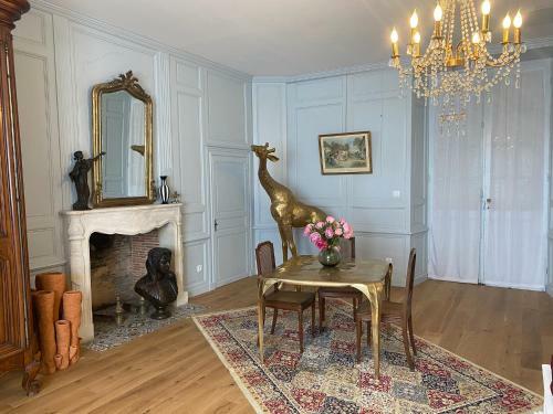 Bed & Breakfast La Chambre Bleue Du Ch�teau de Lescours � Saint-�milion