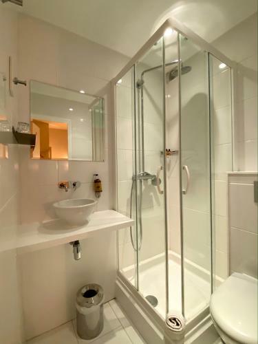 Hotel H�tel Les Bains