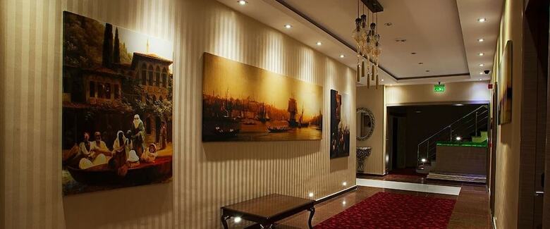 Grand Corner Boutique Hotel