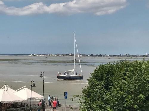 Au 10 Quai Violette