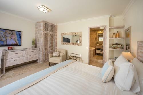 Hotel La Bastide Des Salins