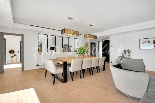 Villa Era Homebooker
