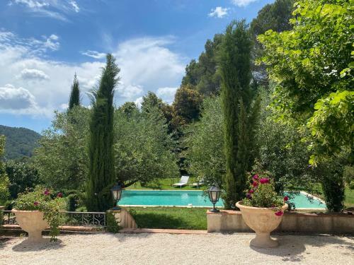 Gites Des Nymph�as Provence